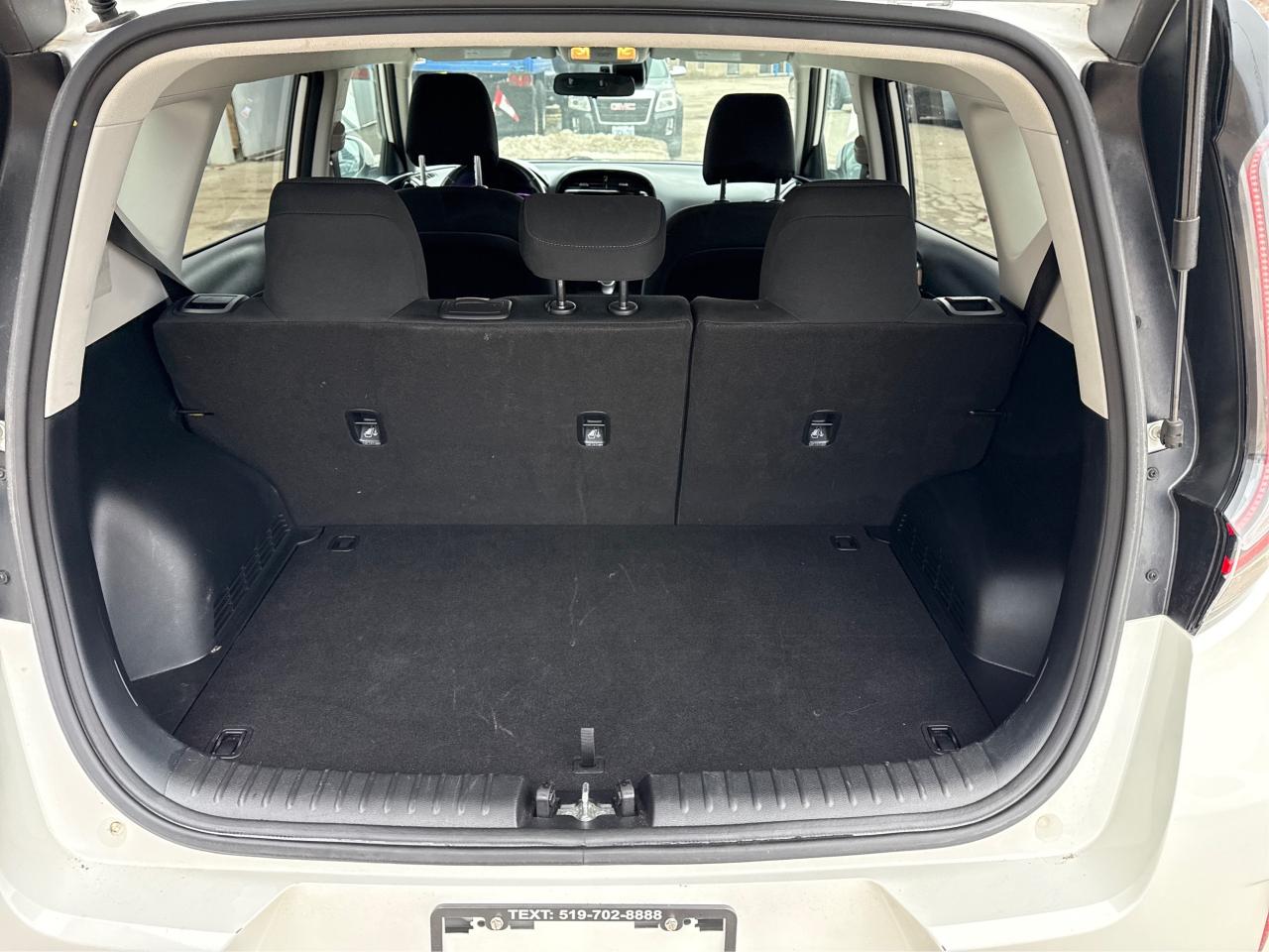 2023 Kia Soul EX IVT HEATED SEATS LOW KM! WE FINANCE ALL CREDIT Photo