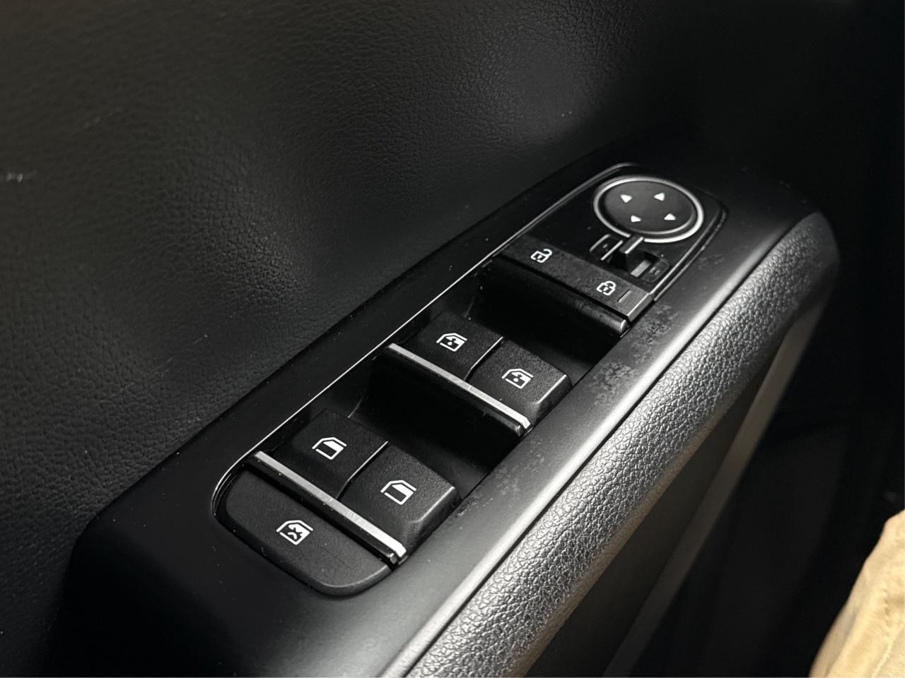 2023 Kia Soul EX IVT HEATED SEATS LOW KM! WE FINANCE ALL CREDIT Photo