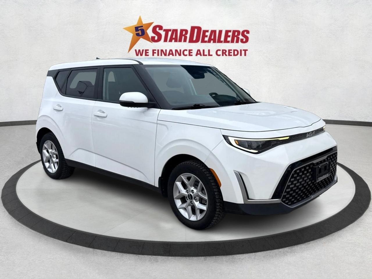 2023 Kia Soul EX IVT HEATED SEATS LOW KM! WE FINANCE ALL CREDIT Photo0