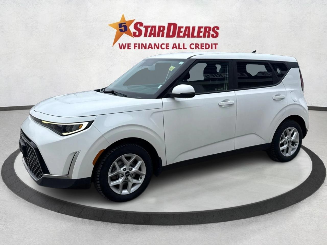 2023 Kia Soul EX IVT HEATED SEATS LOW KM! WE FINANCE ALL CREDIT Photo2