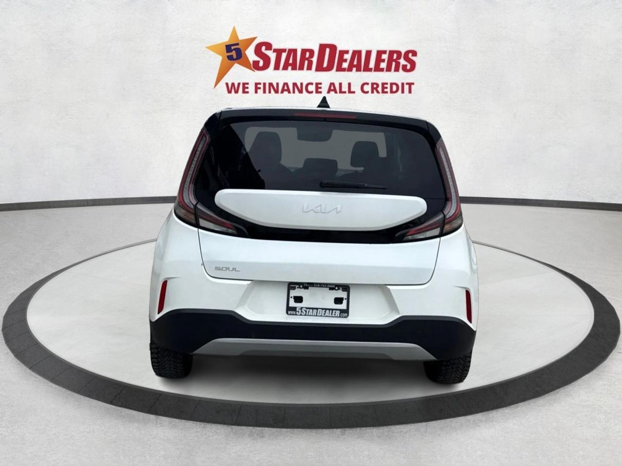 2023 Kia Soul EX IVT HEATED SEATS LOW KM! WE FINANCE ALL CREDIT Photo