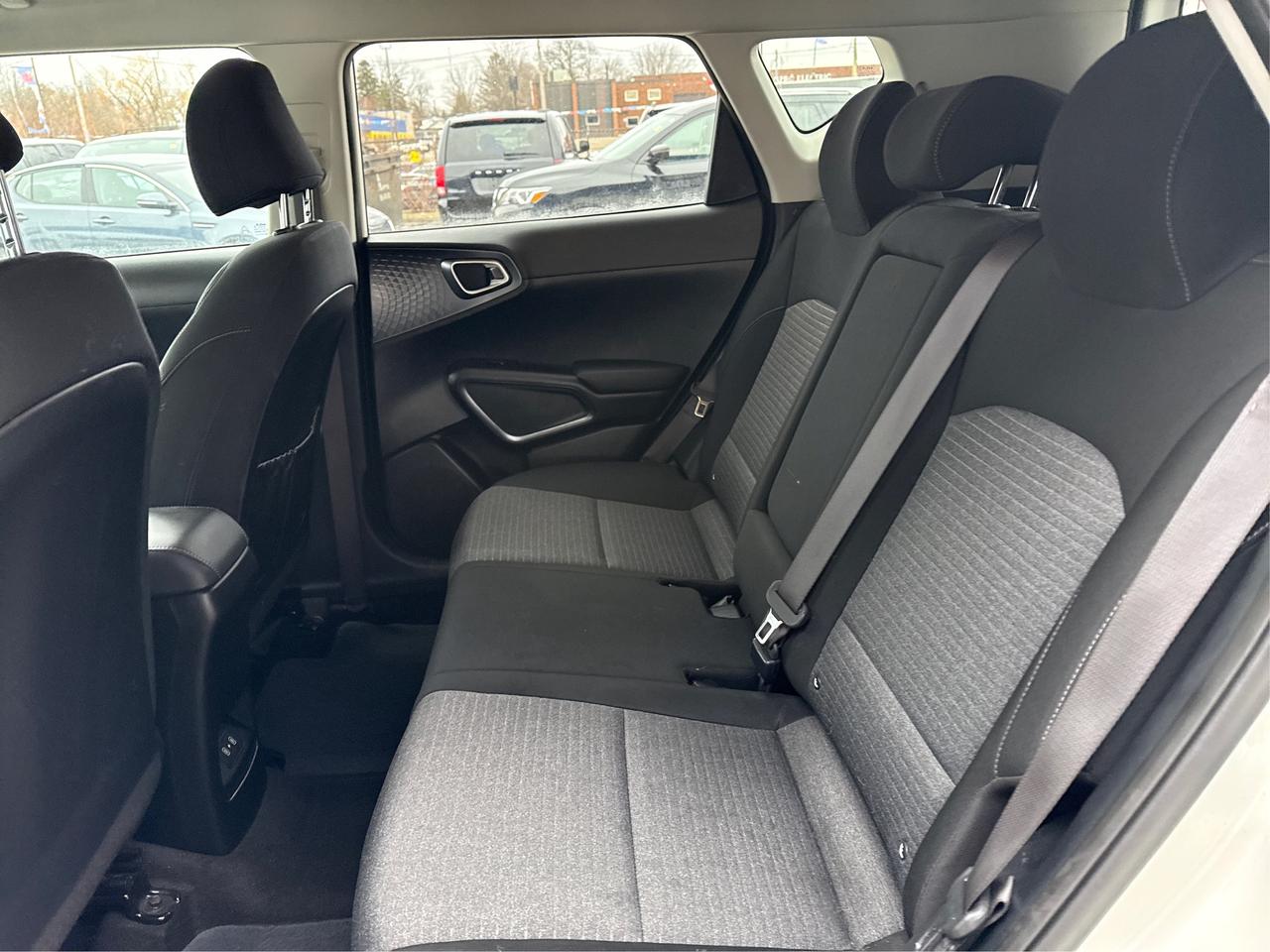 2023 Kia Soul EX IVT HEATED SEATS LOW KM! WE FINANCE ALL CREDIT Photo