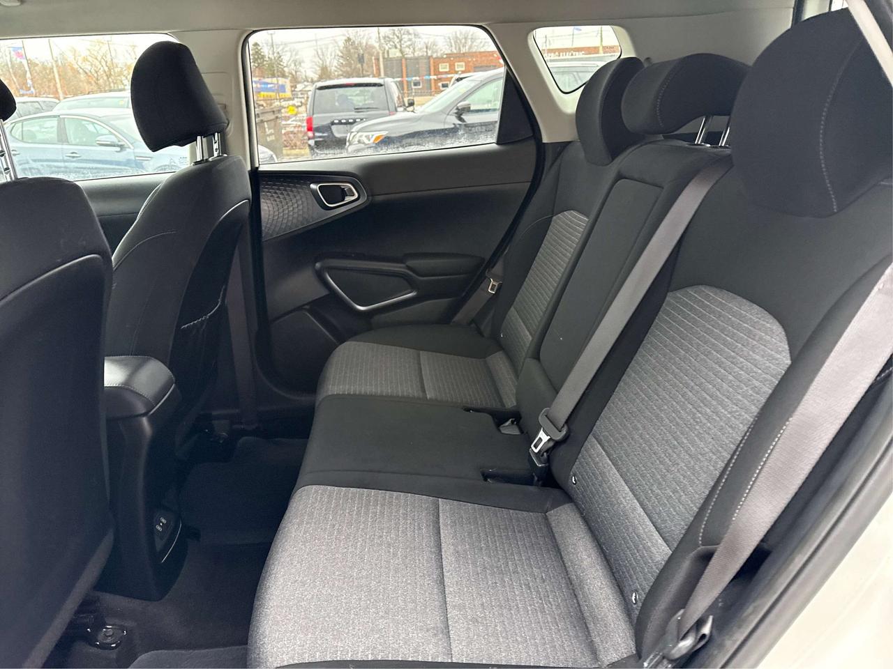 2023 Kia Soul EX IVT HEATED SEATS LOW KM! WE FINANCE ALL CREDIT Photo