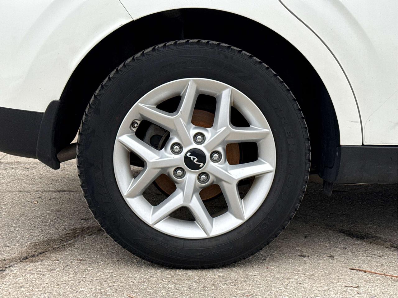 2023 Kia Soul EX IVT HEATED SEATS LOW KM! WE FINANCE ALL CREDIT Photo