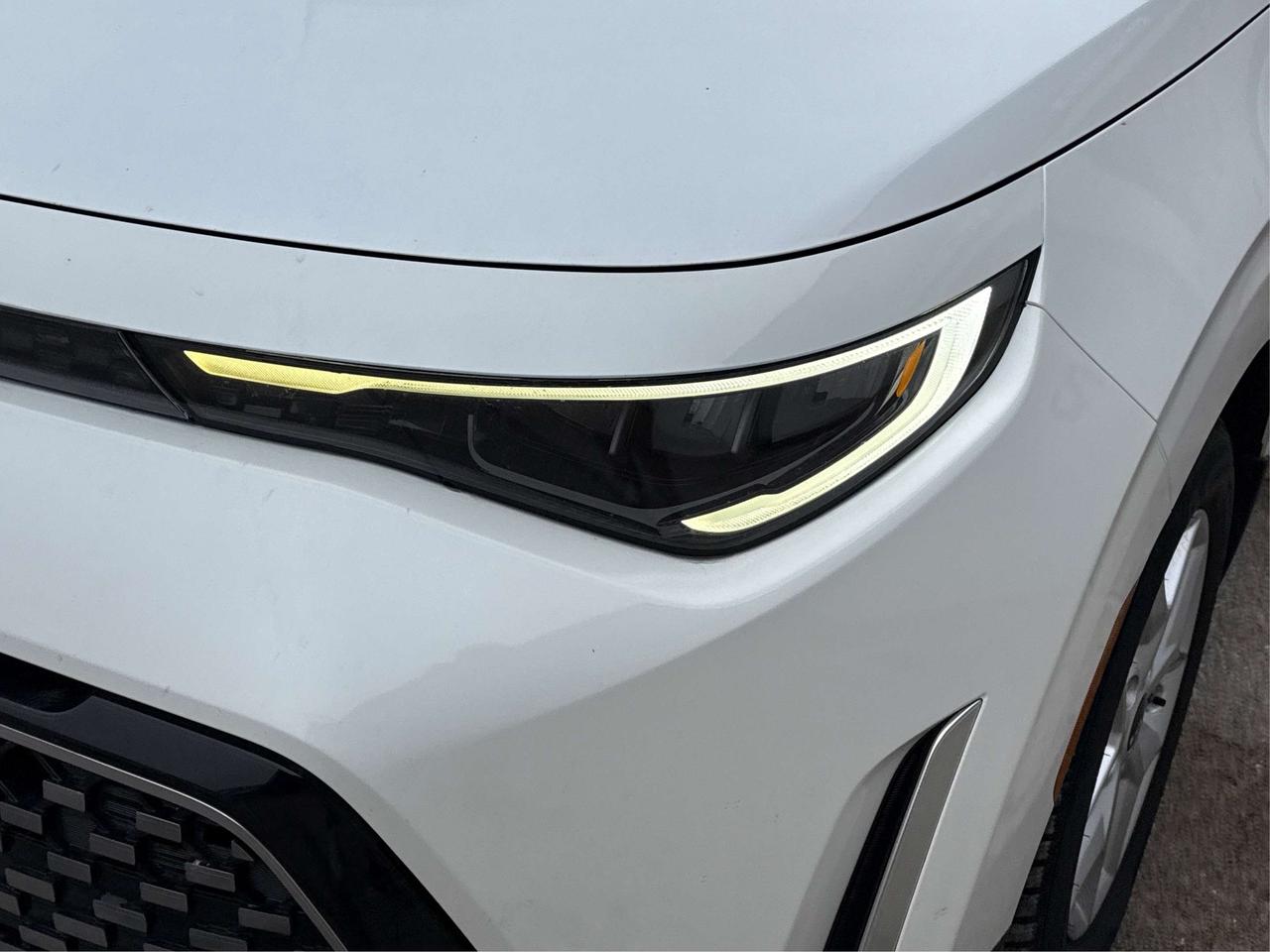 2023 Kia Soul EX IVT HEATED SEATS LOW KM! WE FINANCE ALL CREDIT Photo