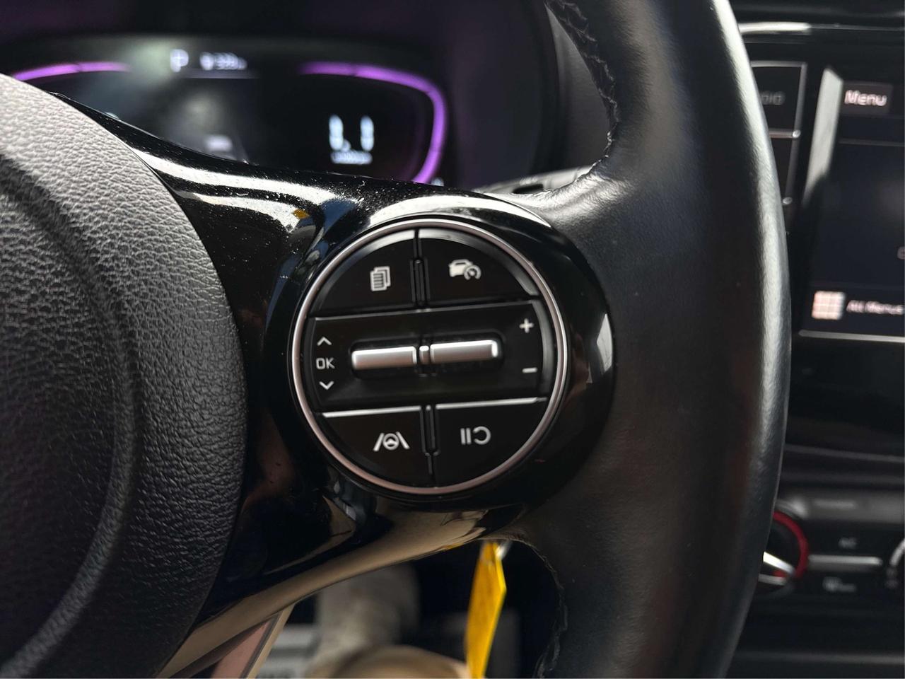 2023 Kia Soul EX IVT HEATED SEATS LOW KM! WE FINANCE ALL CREDIT Photo