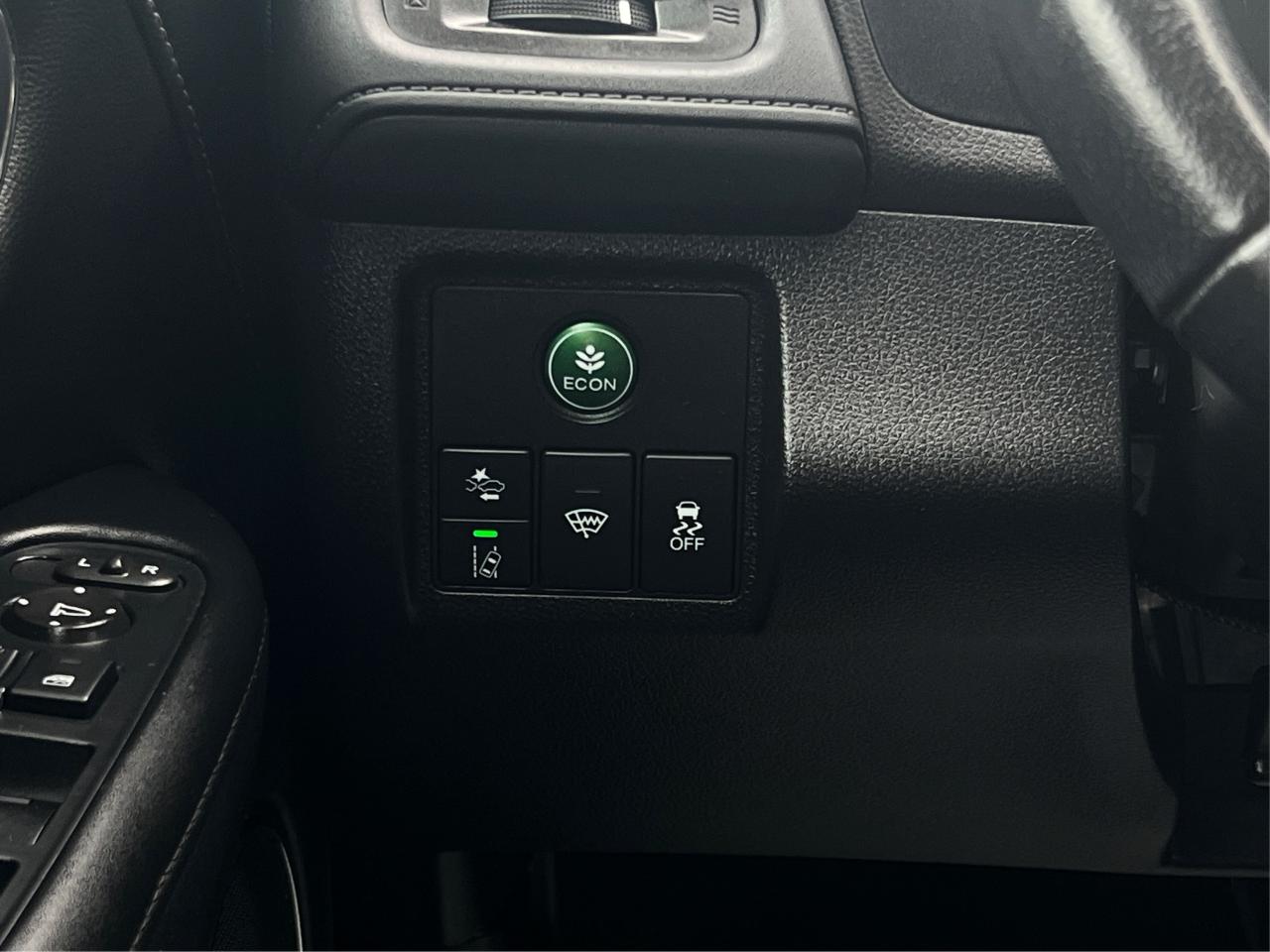 2016 Honda HR-V 4WD 4dr CVT EX-L w-Navi ROOF LEATHER WE FINANCE Photo