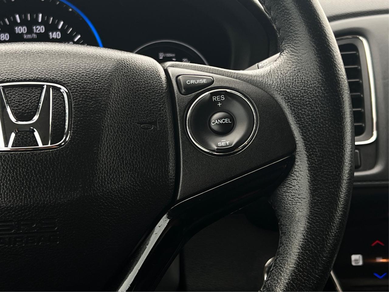 2016 Honda HR-V 4WD 4dr CVT EX-L w-Navi ROOF LEATHER WE FINANCE Photo