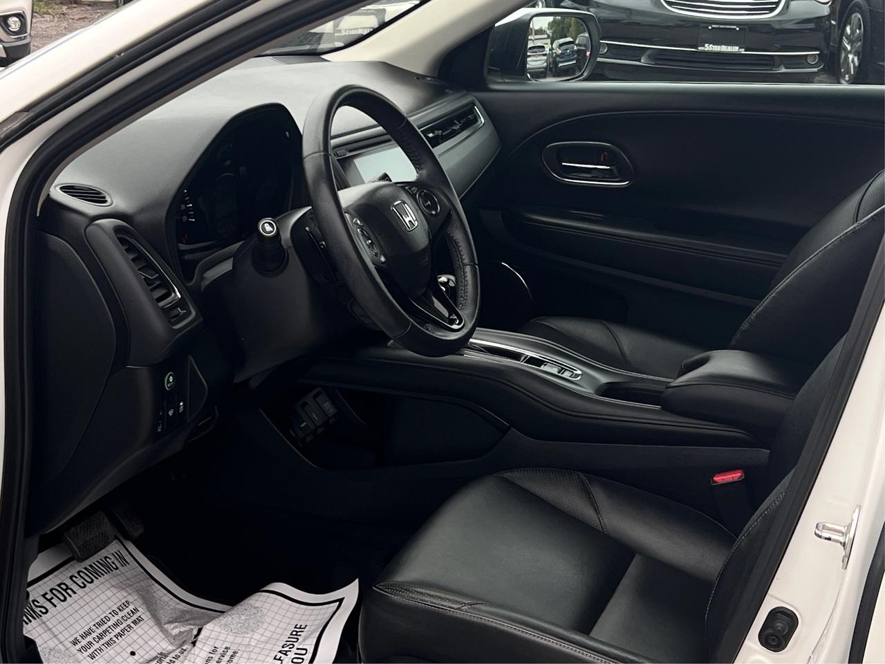 2016 Honda HR-V 4WD 4dr CVT EX-L w-Navi ROOF LEATHER WE FINANCE Photo