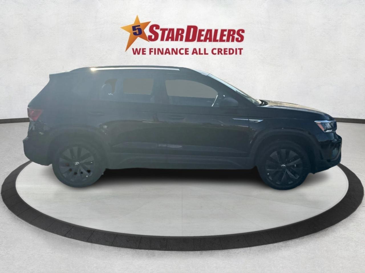 2024 Volkswagen Taos Trendline HEATED SEATS LOW KM WE FINANCE ALL CREDT Photo