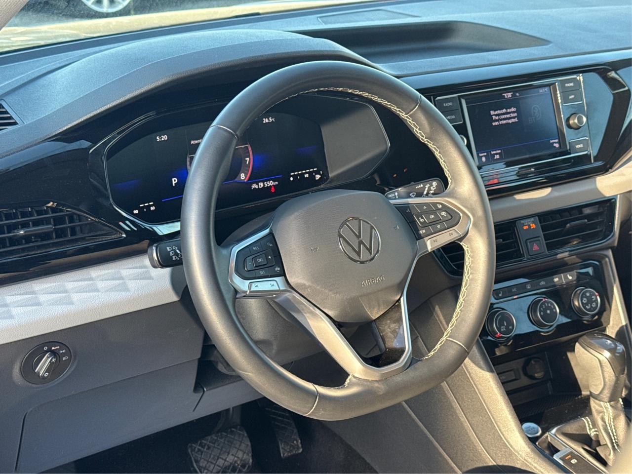 2024 Volkswagen Taos Trendline HEATED SEATS LOW KM WE FINANCE ALL CREDT Photo