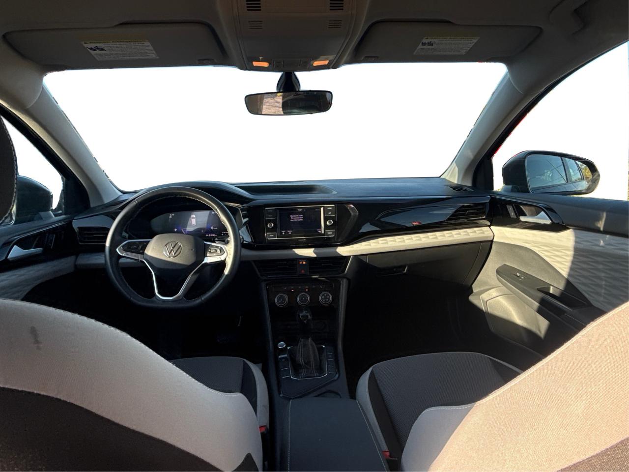 2024 Volkswagen Taos Trendline HEATED SEATS LOW KM WE FINANCE ALL CREDT Photo