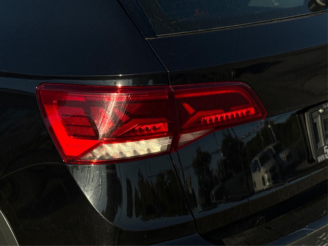 2024 Volkswagen Taos Trendline HEATED SEATS LOW KM WE FINANCE ALL CREDT Photo