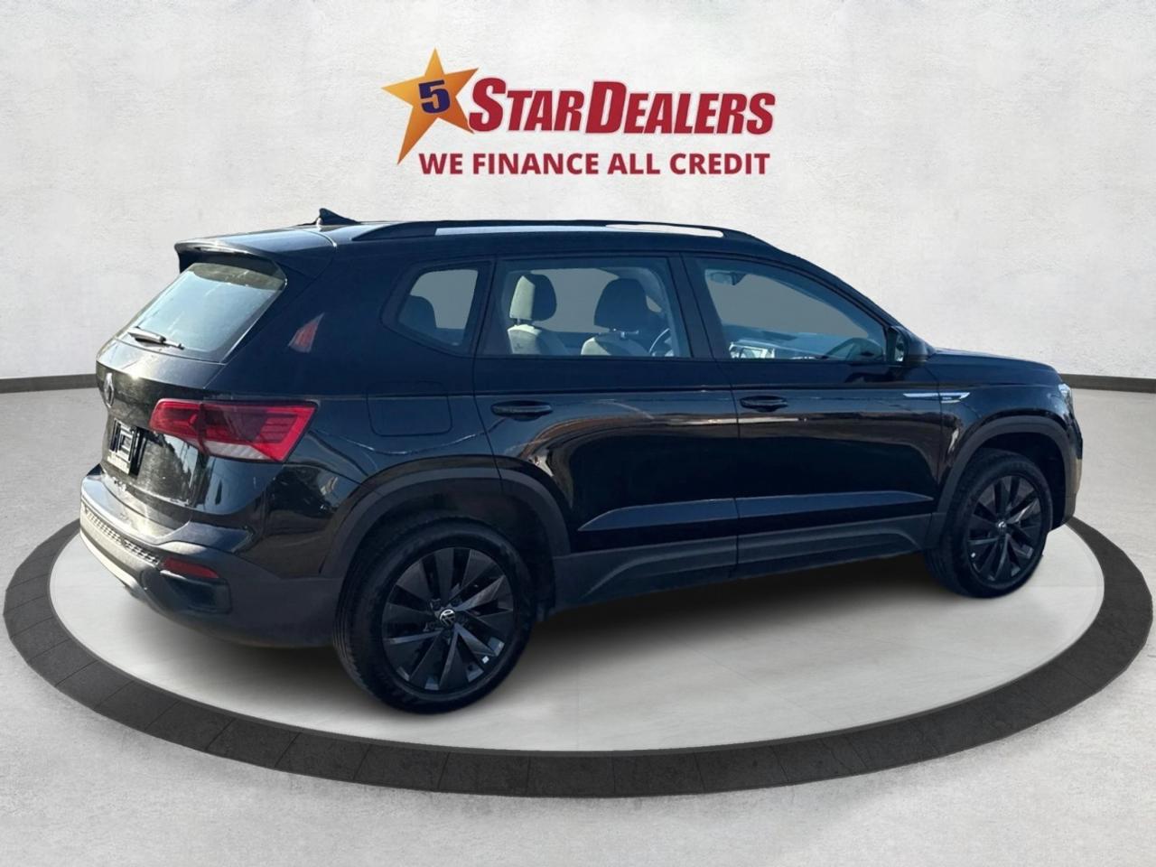 2024 Volkswagen Taos Trendline HEATED SEATS LOW KM WE FINANCE ALL CREDT Photo