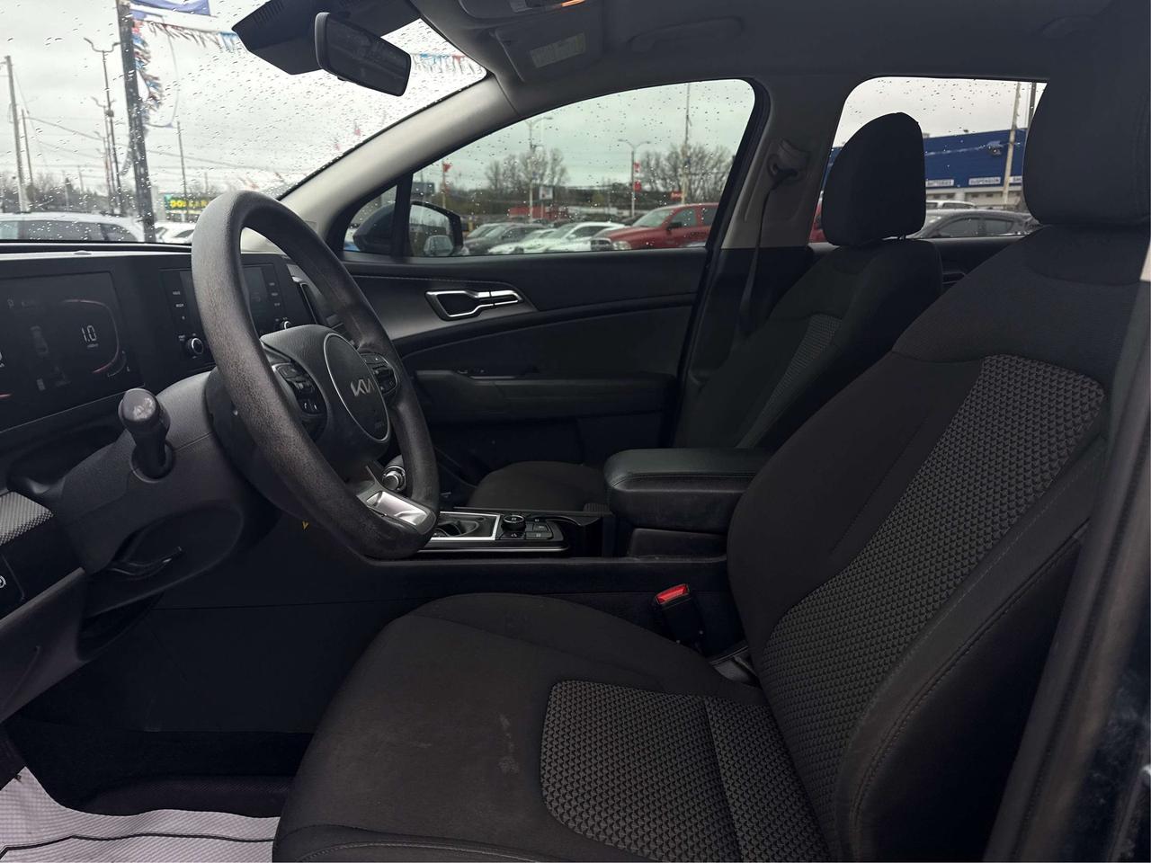 2023 Kia Sportage FWD HEATED SEATS REAR CAM WE FINANCE ALL CREDIT! Photo