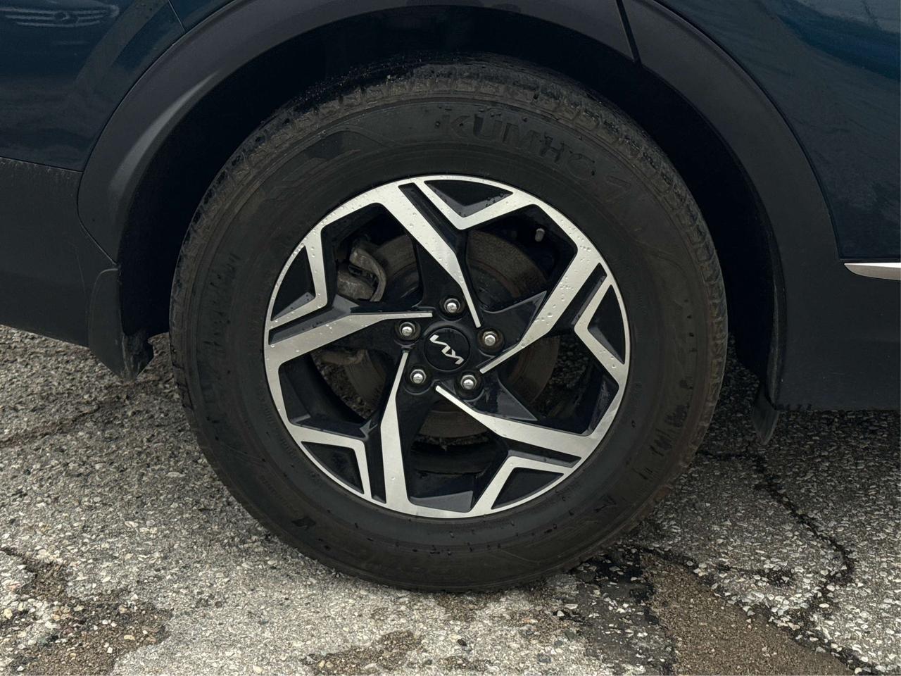 2023 Kia Sportage FWD HEATED SEATS REAR CAM WE FINANCE ALL CREDIT! Photo