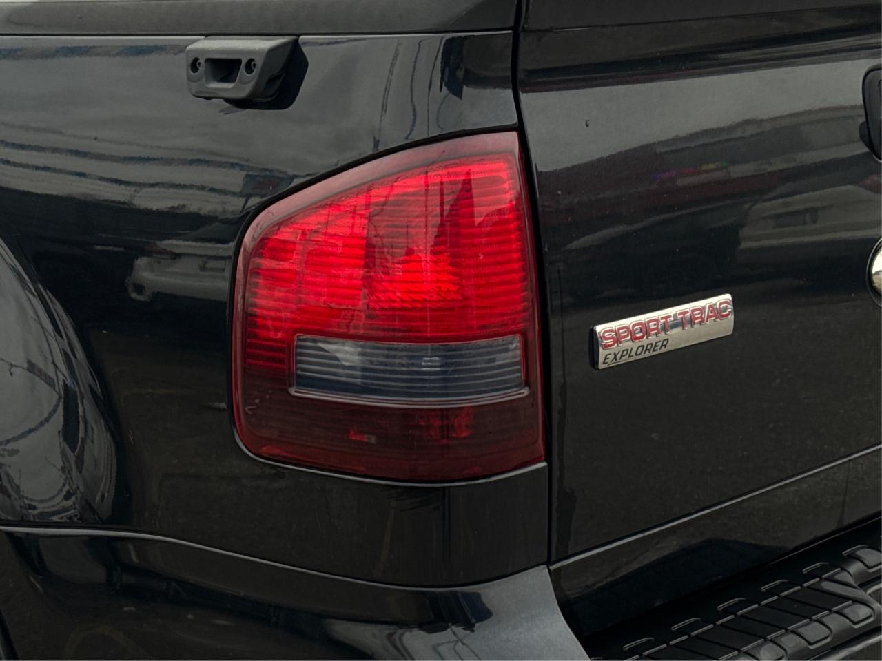 2009 Ford Explorer Sport Trac AWD 4dr V8 Adrenalin RARE LEATHER NAVIGATION ROOF Photo