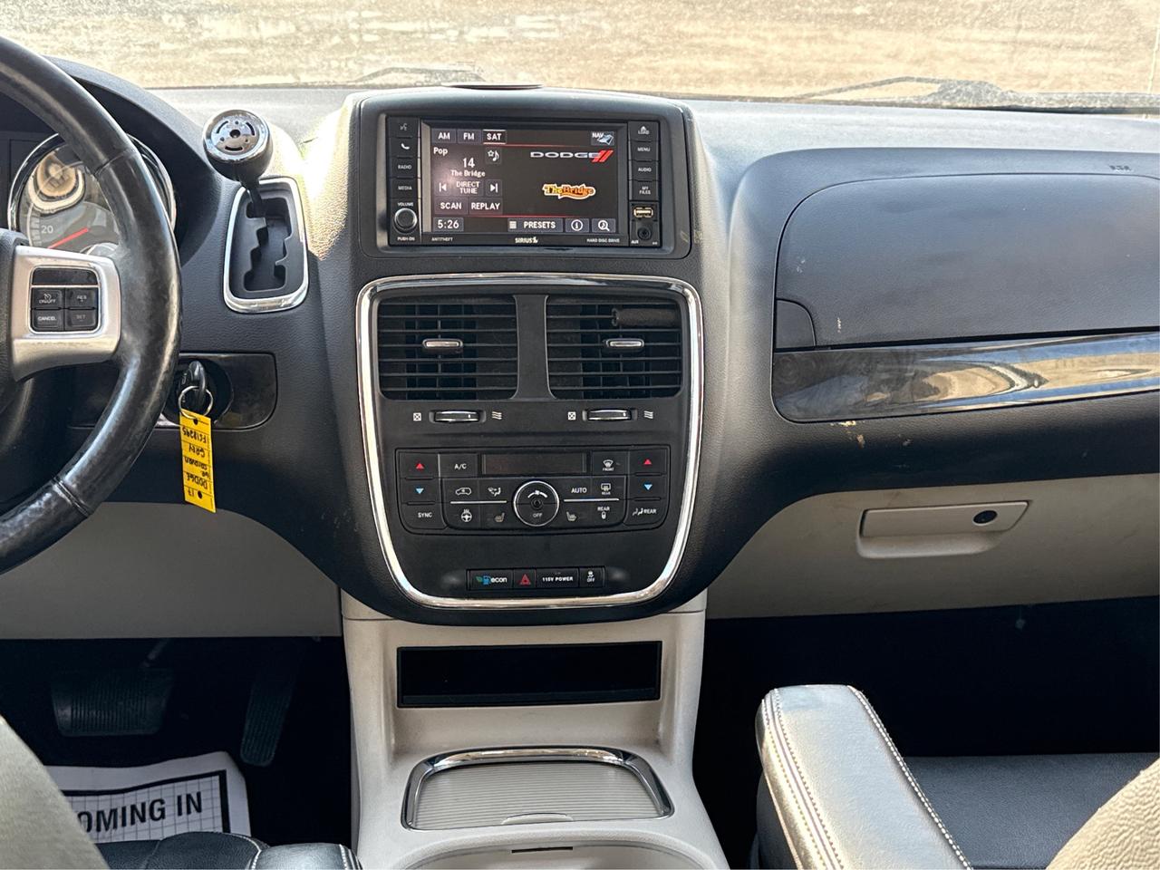 2017 Dodge Grand Caravan NAV LEATHER SUNROOF LOADED! WE FINANCE ALL CREDIT Photo