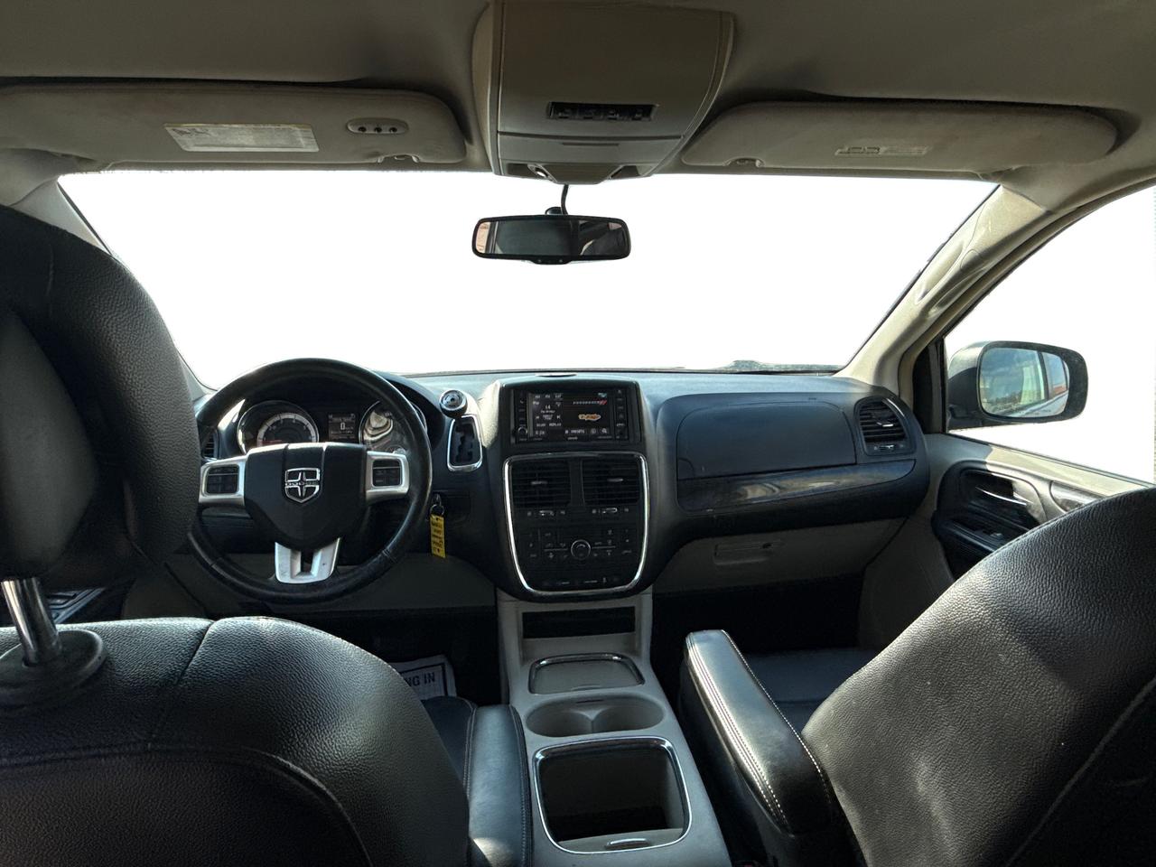 2017 Dodge Grand Caravan NAV LEATHER SUNROOF LOADED! WE FINANCE ALL CREDIT Photo