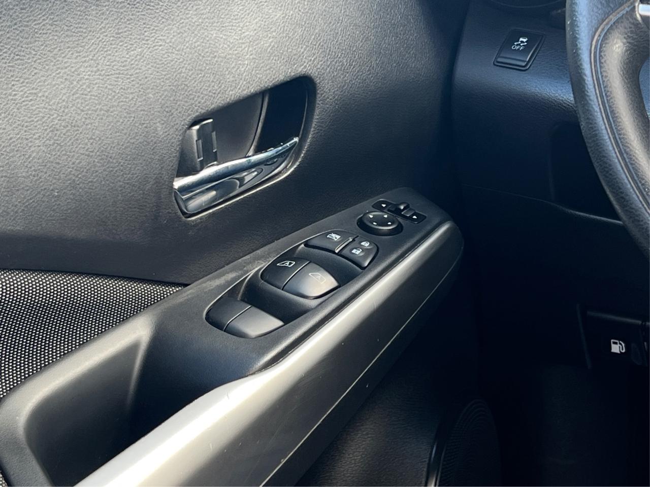 2019 Nissan Kicks SV 1 OWNER HEATD SEATS WE FINANCE ALL CREDIT Photo