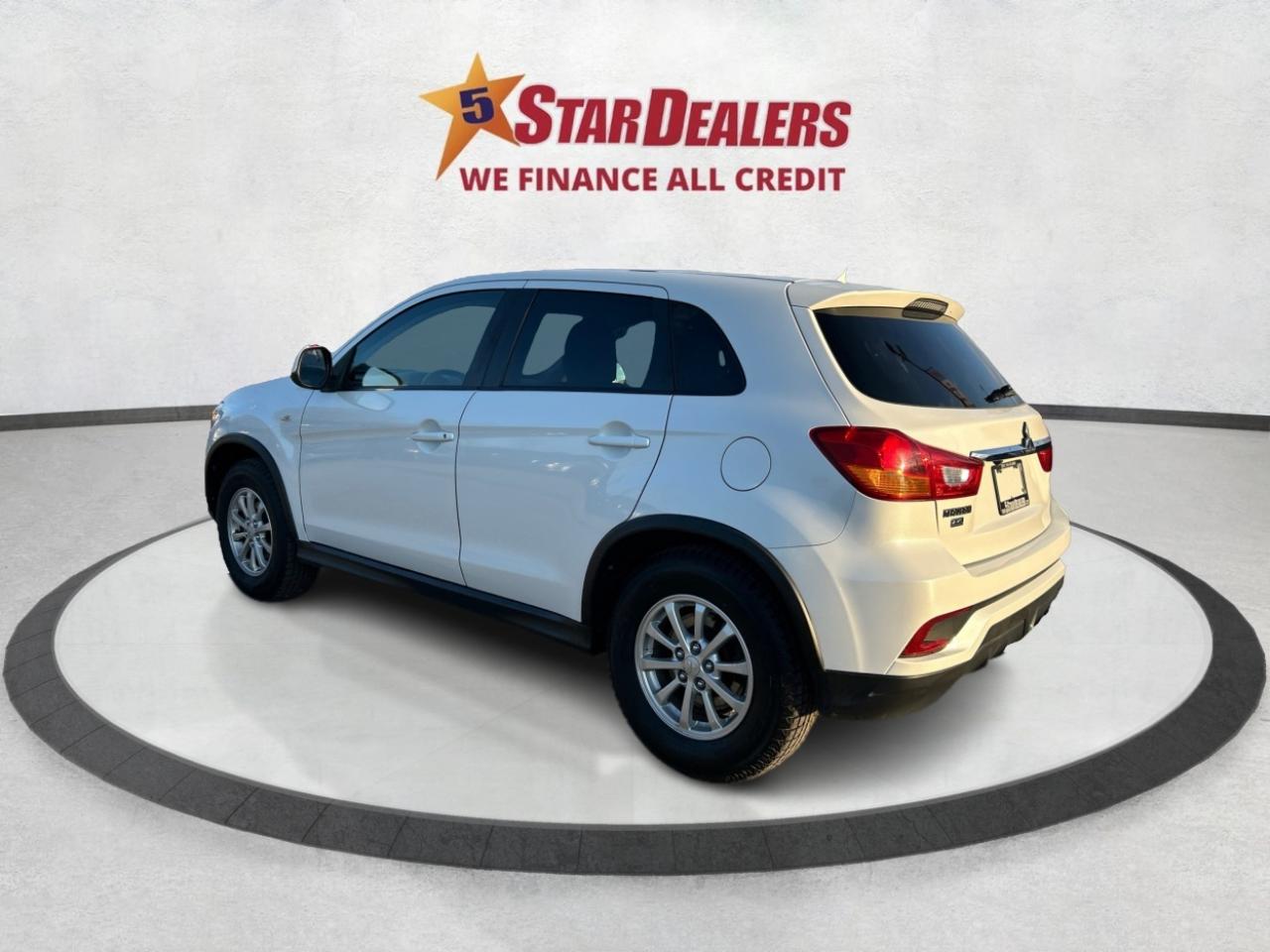 2018 Mitsubishi RVR AWD R-CAM LOADED CLEAN! WE FINANCE ALL CREDIT! Photo4