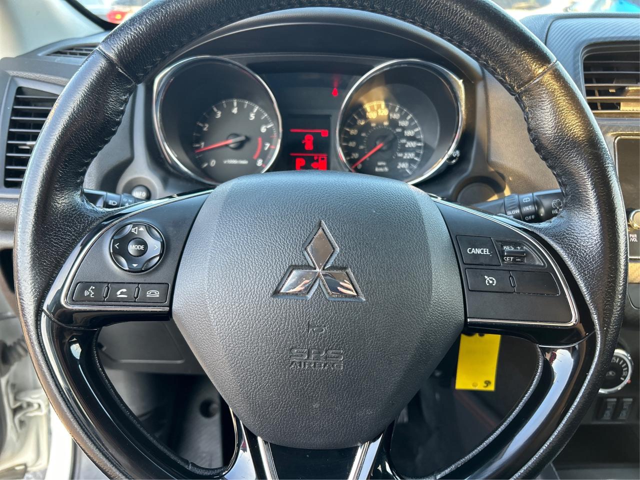 2018 Mitsubishi RVR AWD R-CAM LOADED CLEAN! WE FINANCE ALL CREDIT! Photo