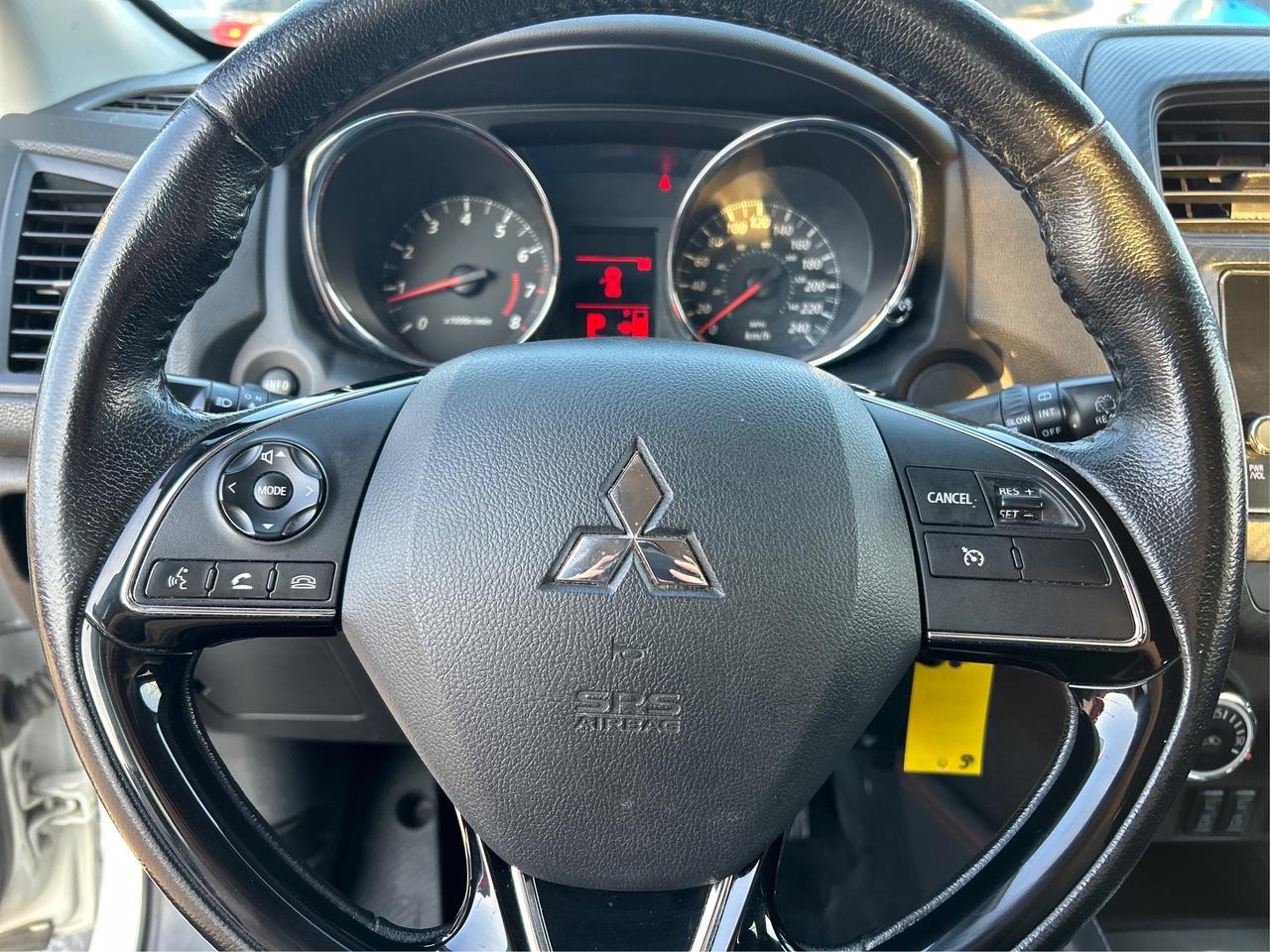 2018 Mitsubishi RVR AWD R-CAM LOADED CLEAN! WE FINANCE ALL CREDIT! Photo