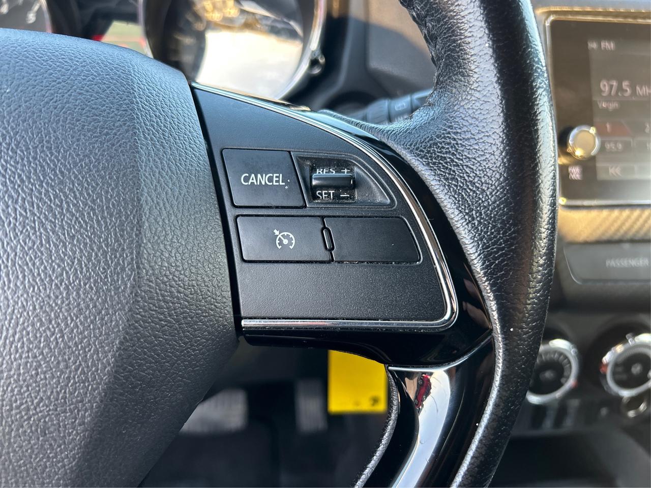 2018 Mitsubishi RVR AWD R-CAM LOADED CLEAN! WE FINANCE ALL CREDIT! Photo