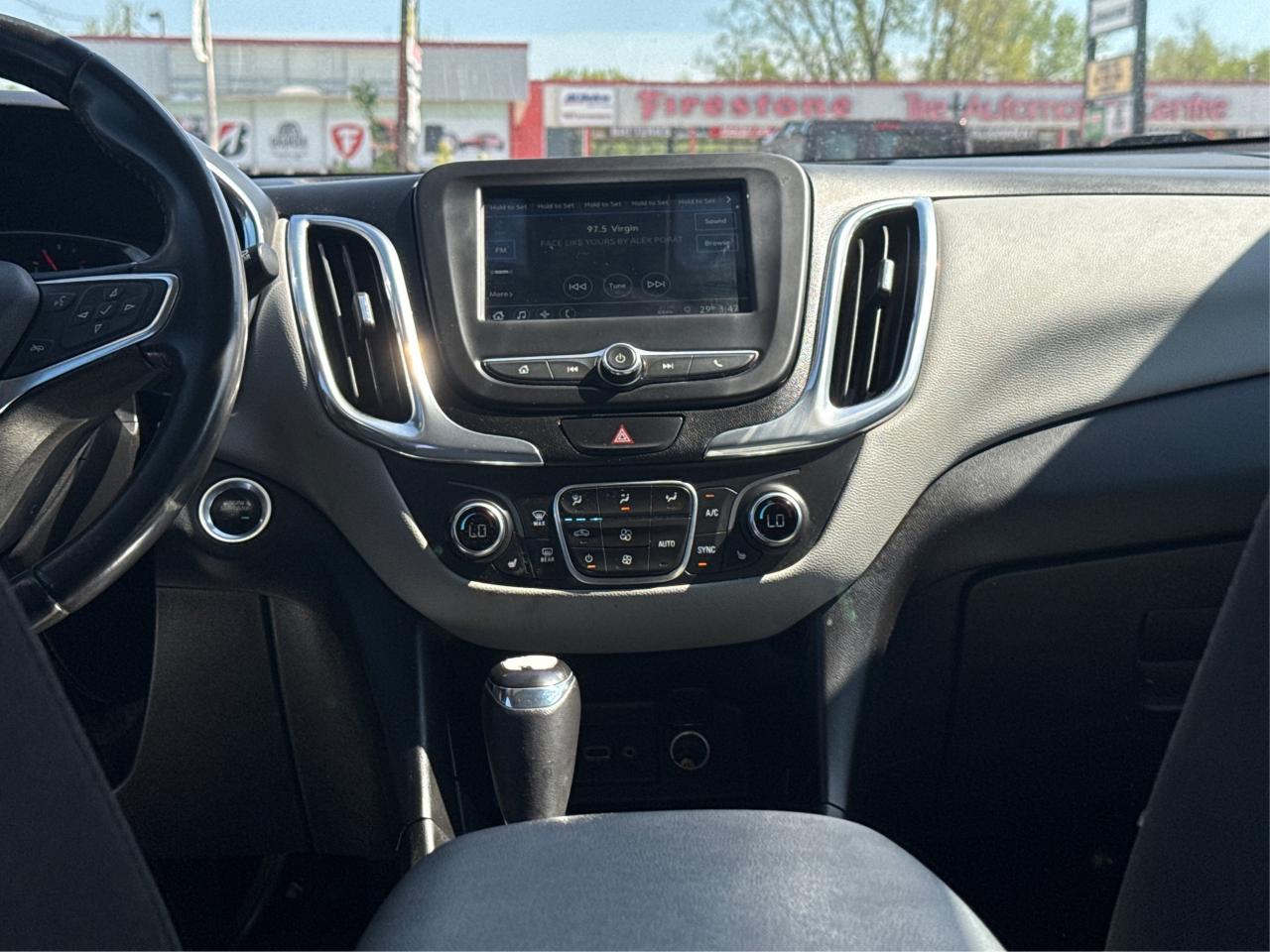 2019 Chevrolet Equinox LT HEATED SEATS LOADED WE FINANCE ALL CREDIT! Photo