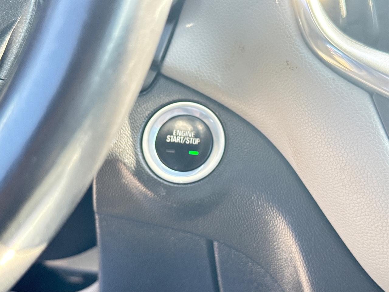 2019 Chevrolet Equinox LT HEATED SEATS LOADED WE FINANCE ALL CREDIT! Photo