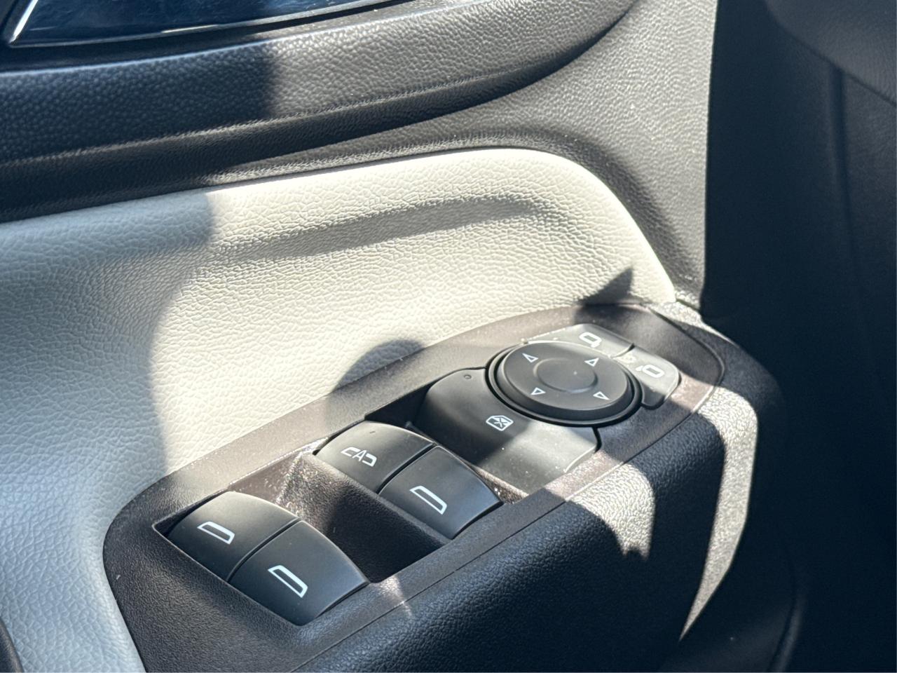 2019 Chevrolet Equinox LT HEATED SEATS LOADED WE FINANCE ALL CREDIT! Photo