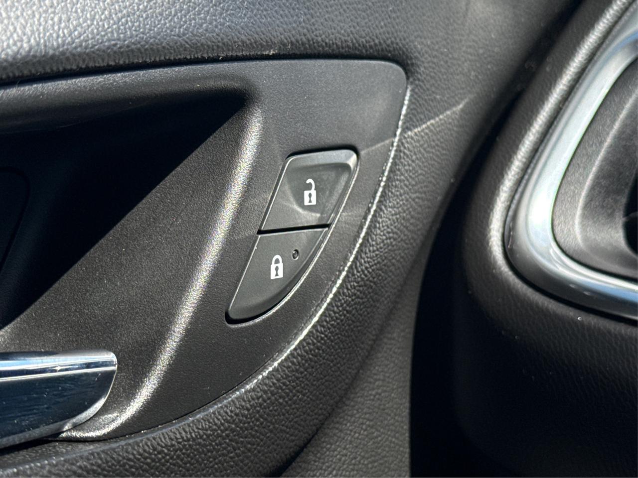 2019 Chevrolet Equinox LT CERTIFIED MINT  LOADED WE FINANCE ALL CREDIT! Photo