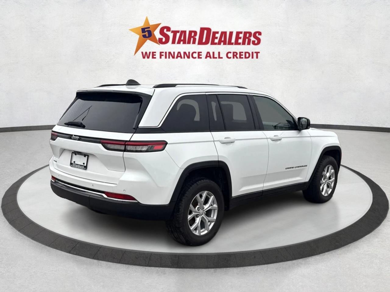 2023 Jeep Grand Cherokee NAV LEATHER HEATED SEATS! WE FINANCE ALL CREDIT! Photo