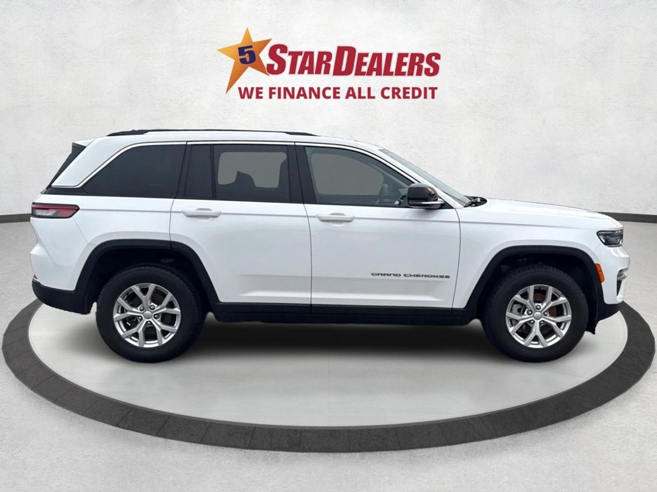 2023 Jeep Grand Cherokee NAV LEATHER HEATED SEATS! WE FINANCE ALL CREDIT! Photo