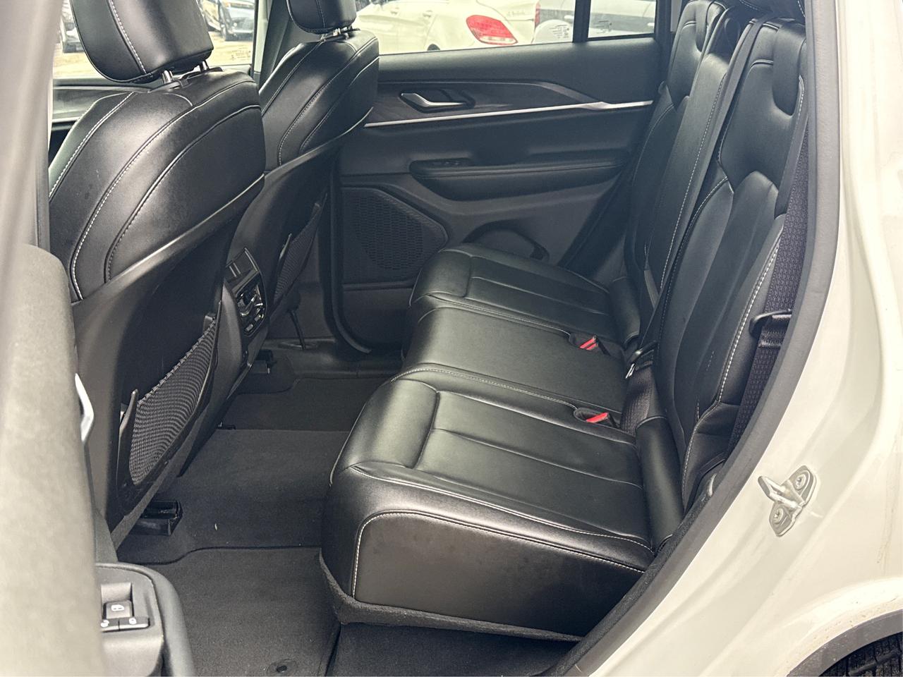 2023 Jeep Grand Cherokee NAV LEATHER HEATED SEATS! WE FINANCE ALL CREDIT! Photo