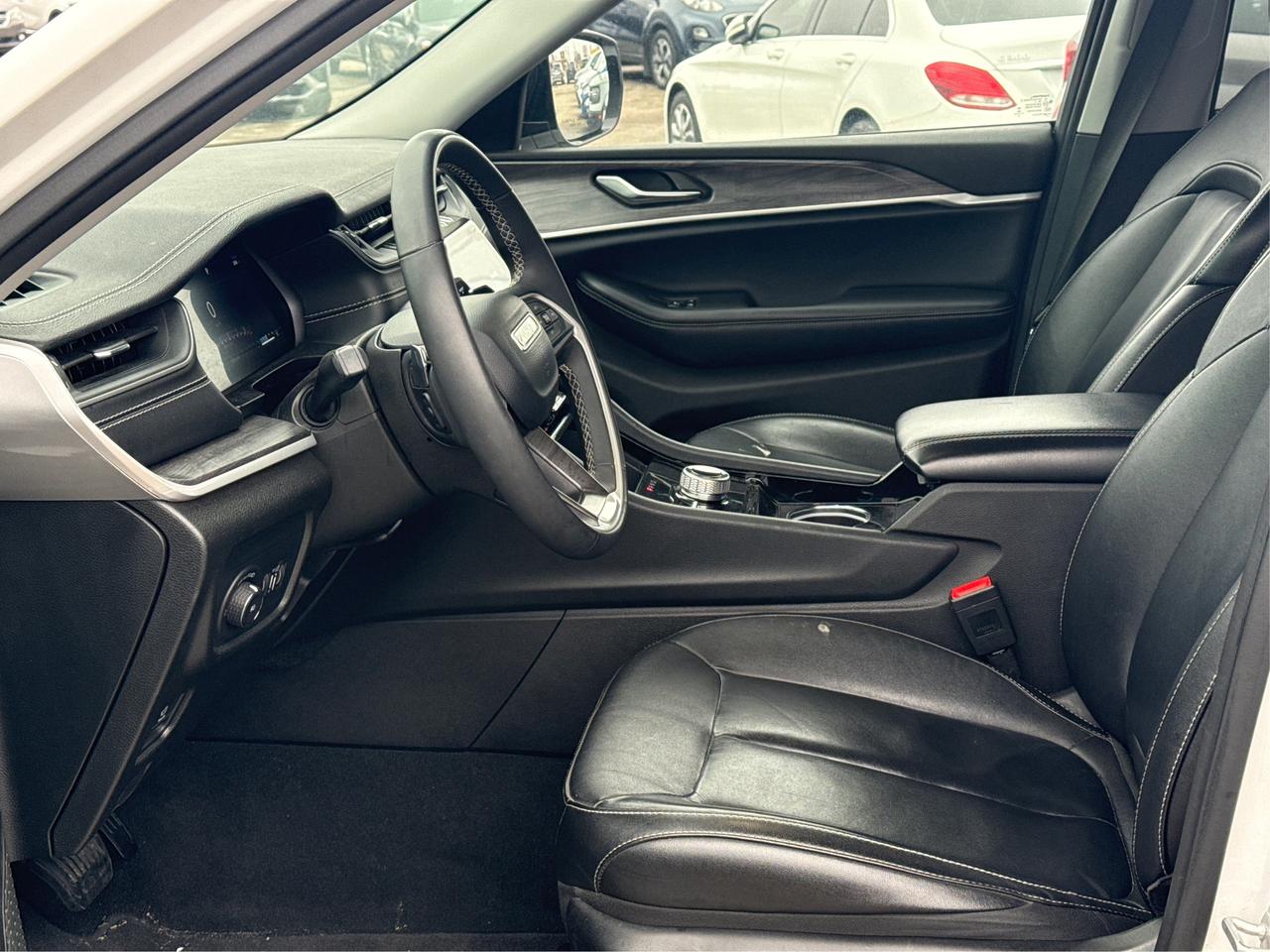 2023 Jeep Grand Cherokee NAV LEATHER HEATED SEATS! WE FINANCE ALL CREDIT! Photo