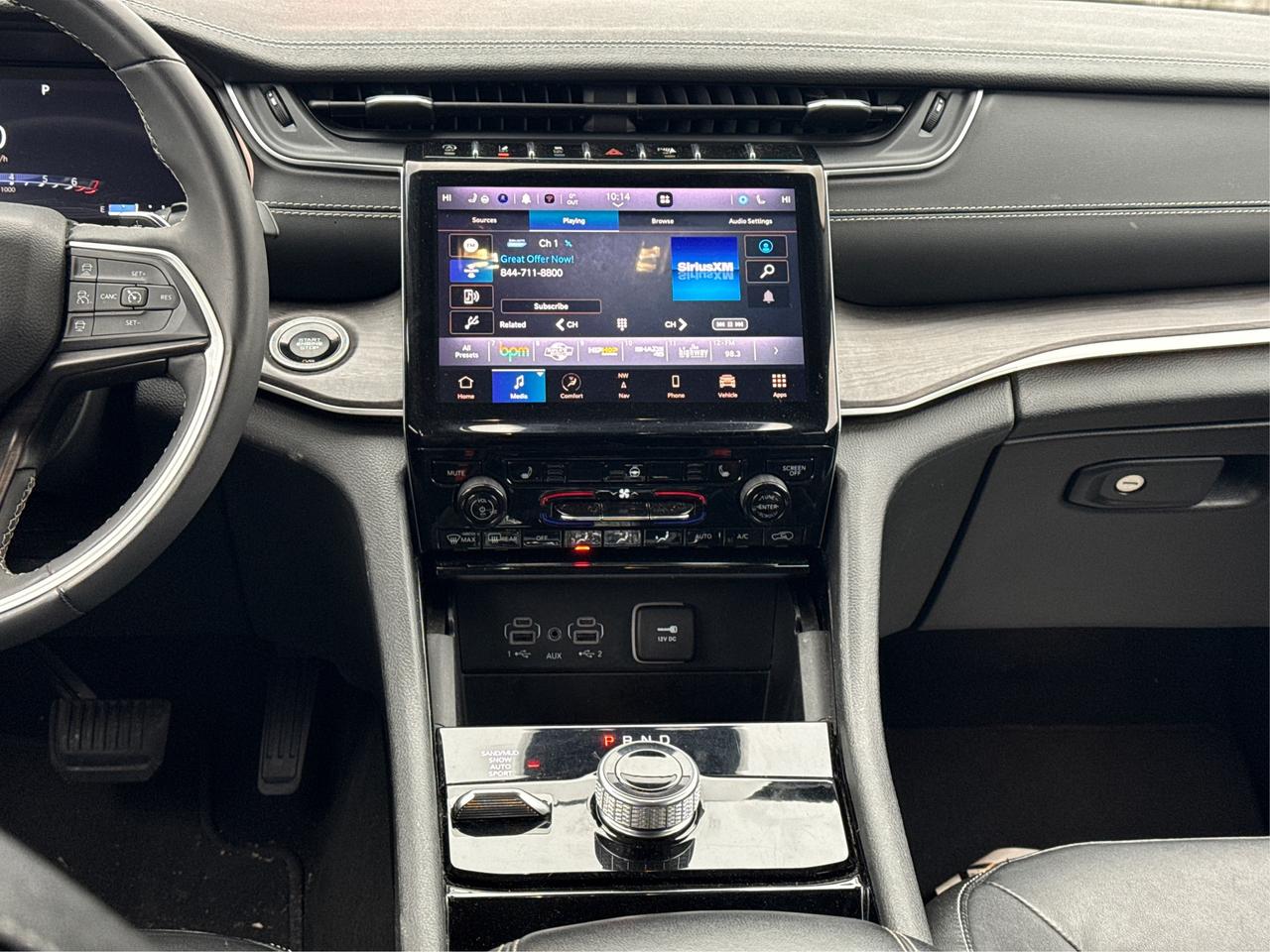 2023 Jeep Grand Cherokee NAV LEATHER HEATED SEATS! WE FINANCE ALL CREDIT! Photo