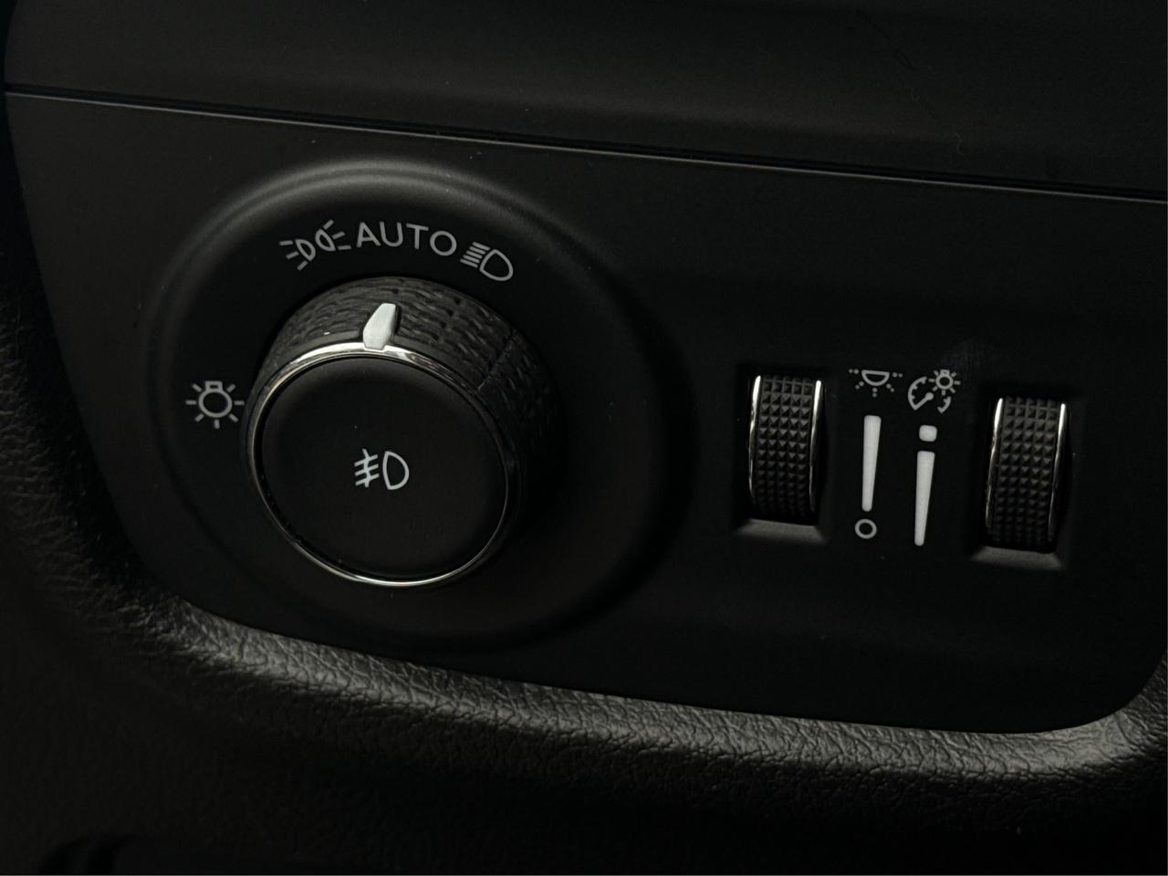 2023 Jeep Grand Cherokee NAV LEATHER HEATED SEATS! WE FINANCE ALL CREDIT! Photo