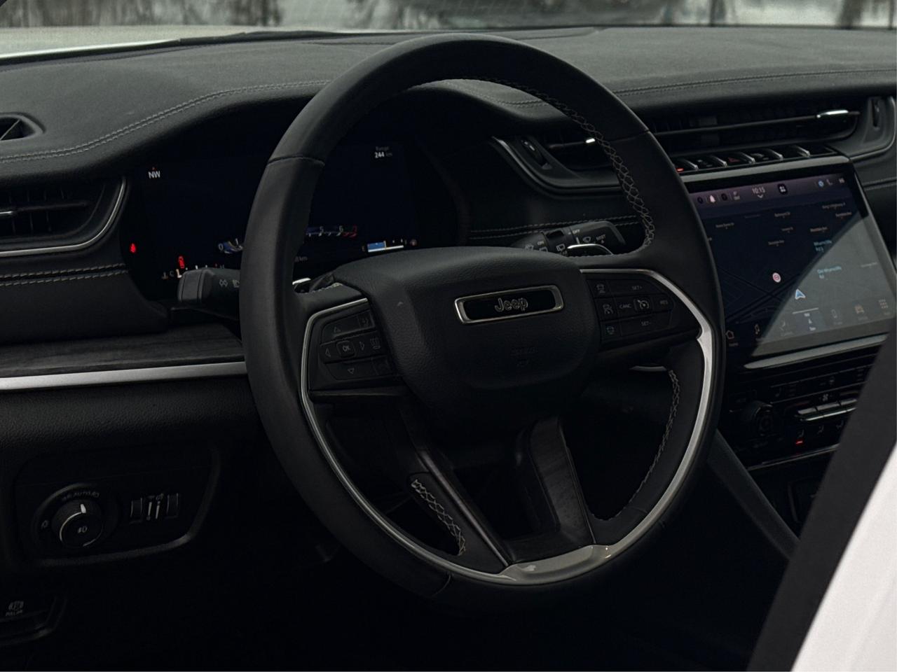 2023 Jeep Grand Cherokee NAV LEATHER HEATED SEATS! WE FINANCE ALL CREDIT! Photo