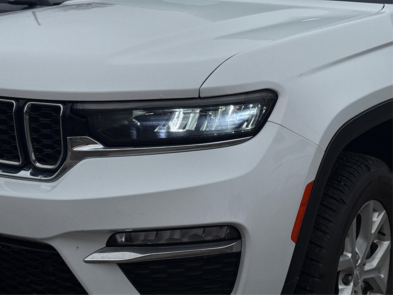 2023 Jeep Grand Cherokee NAV LEATHER HEATED SEATS! WE FINANCE ALL CREDIT! Photo