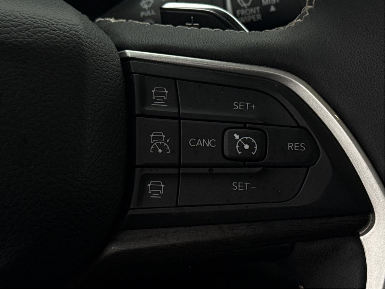 2023 Jeep Grand Cherokee NAV LEATHER HEATED SEATS! WE FINANCE ALL CREDIT! Photo