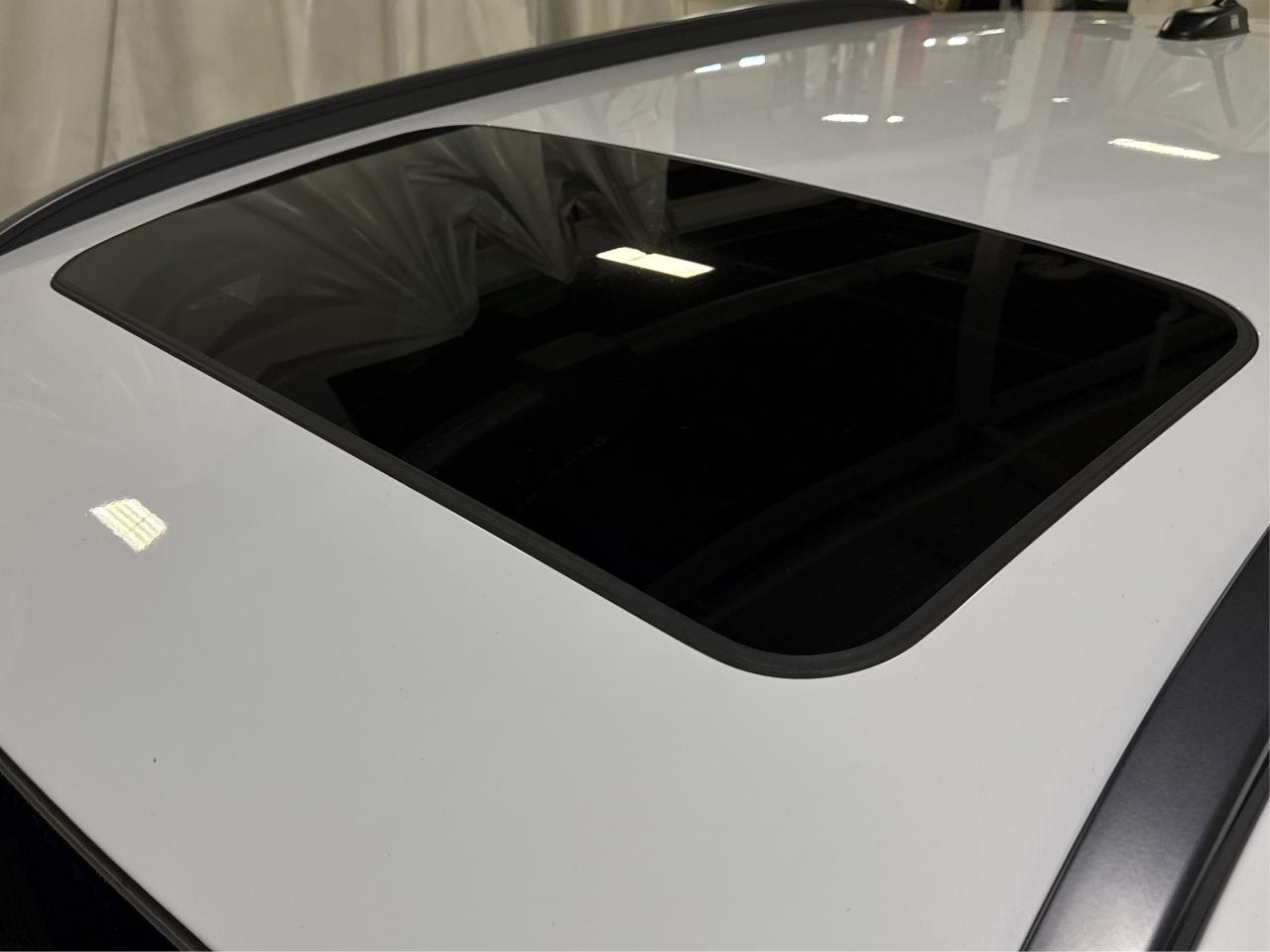 2020 Hyundai KONA Luxury LEATHER SUNROOF MINT WE FINANCE ALL CREDIT! Photo