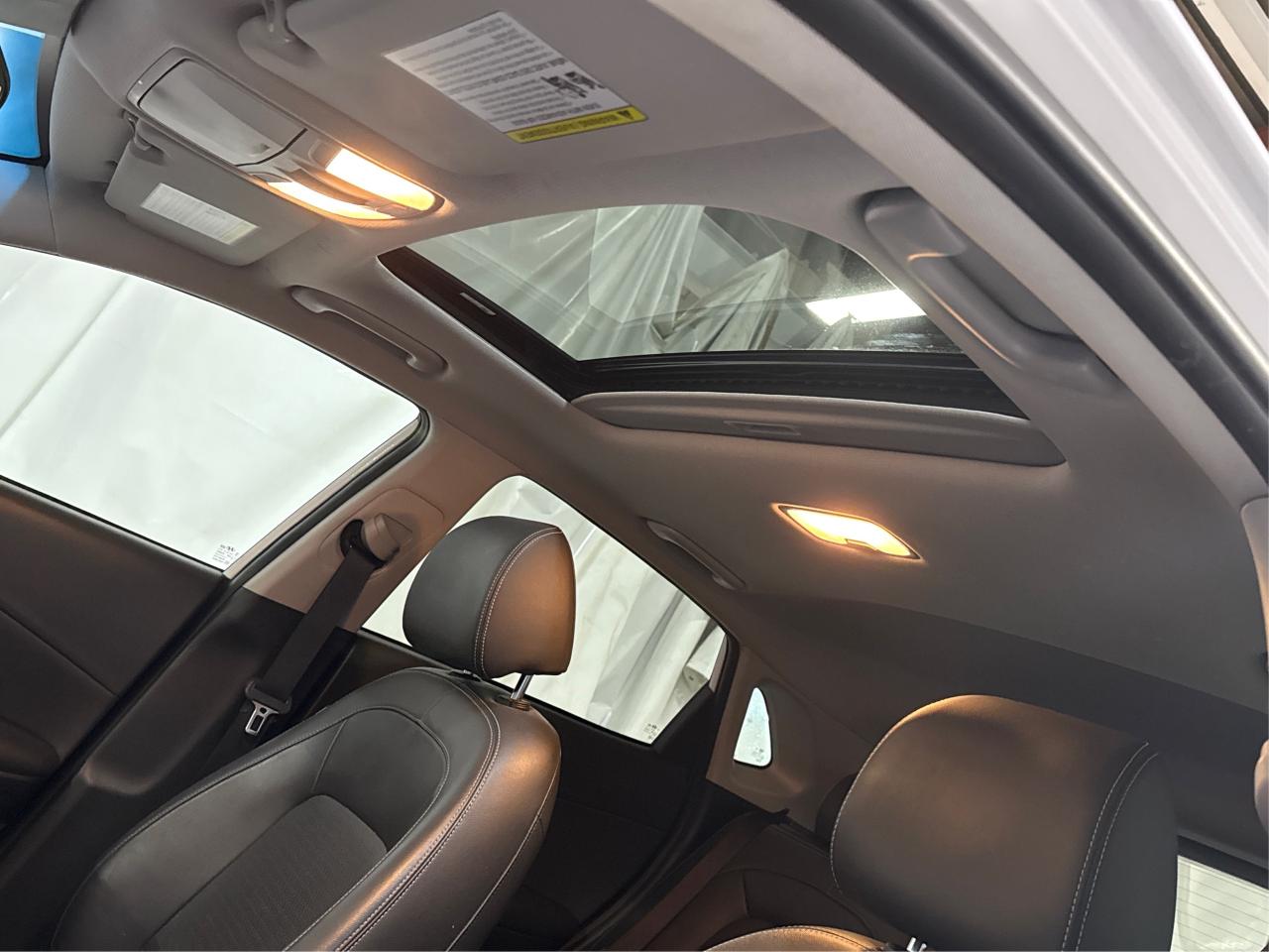 2020 Hyundai KONA Luxury LEATHER SUNROOF MINT WE FINANCE ALL CREDIT! Photo