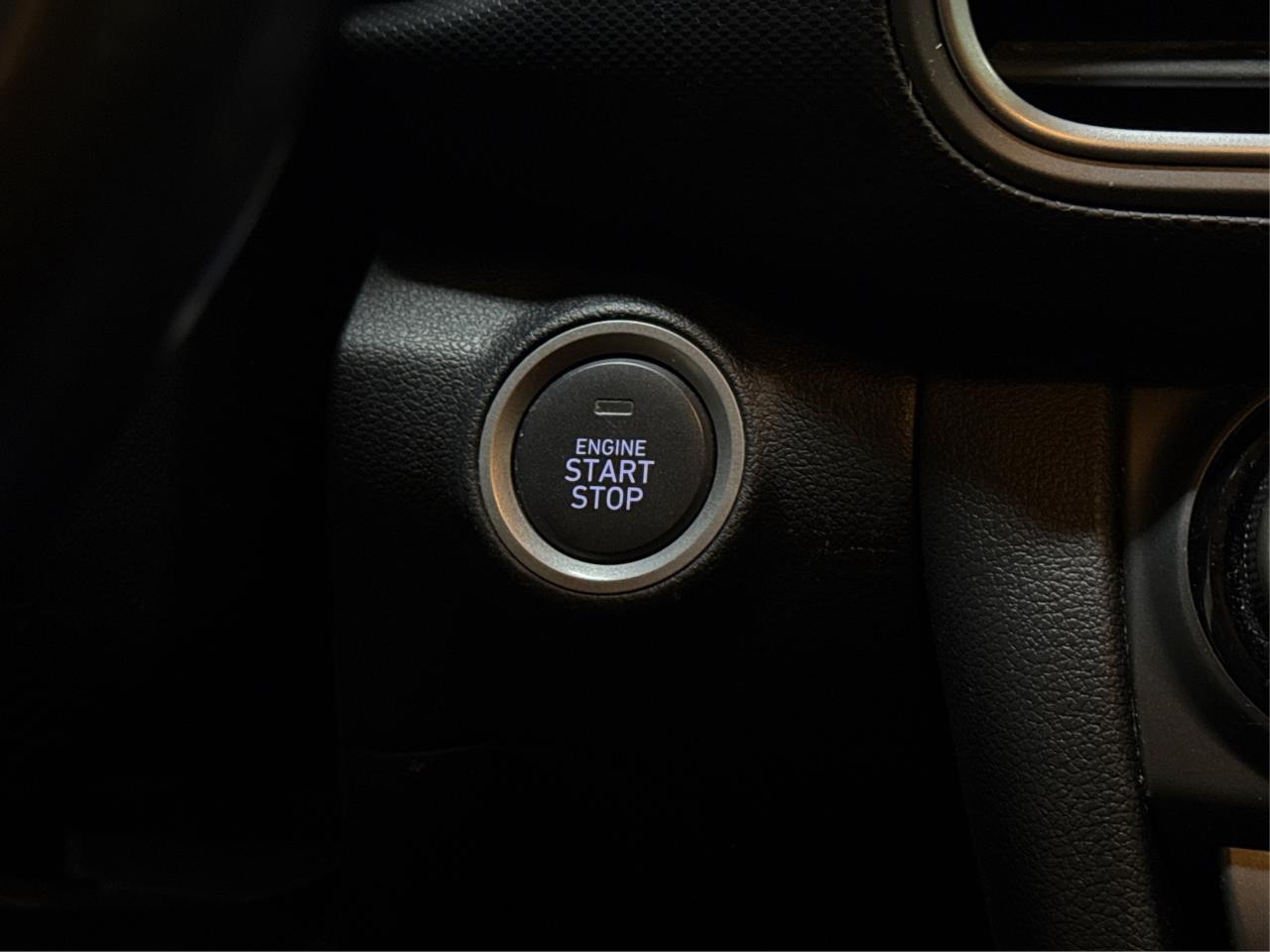 2020 Hyundai KONA Luxury LEATHER SUNROOF MINT WE FINANCE ALL CREDIT! Photo