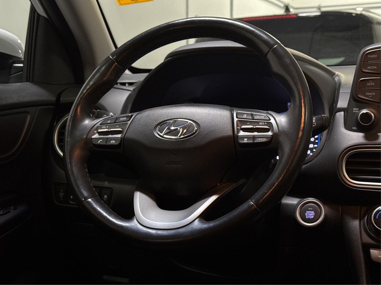 2020 Hyundai KONA Luxury LEATHER SUNROOF MINT WE FINANCE ALL CREDIT! Photo