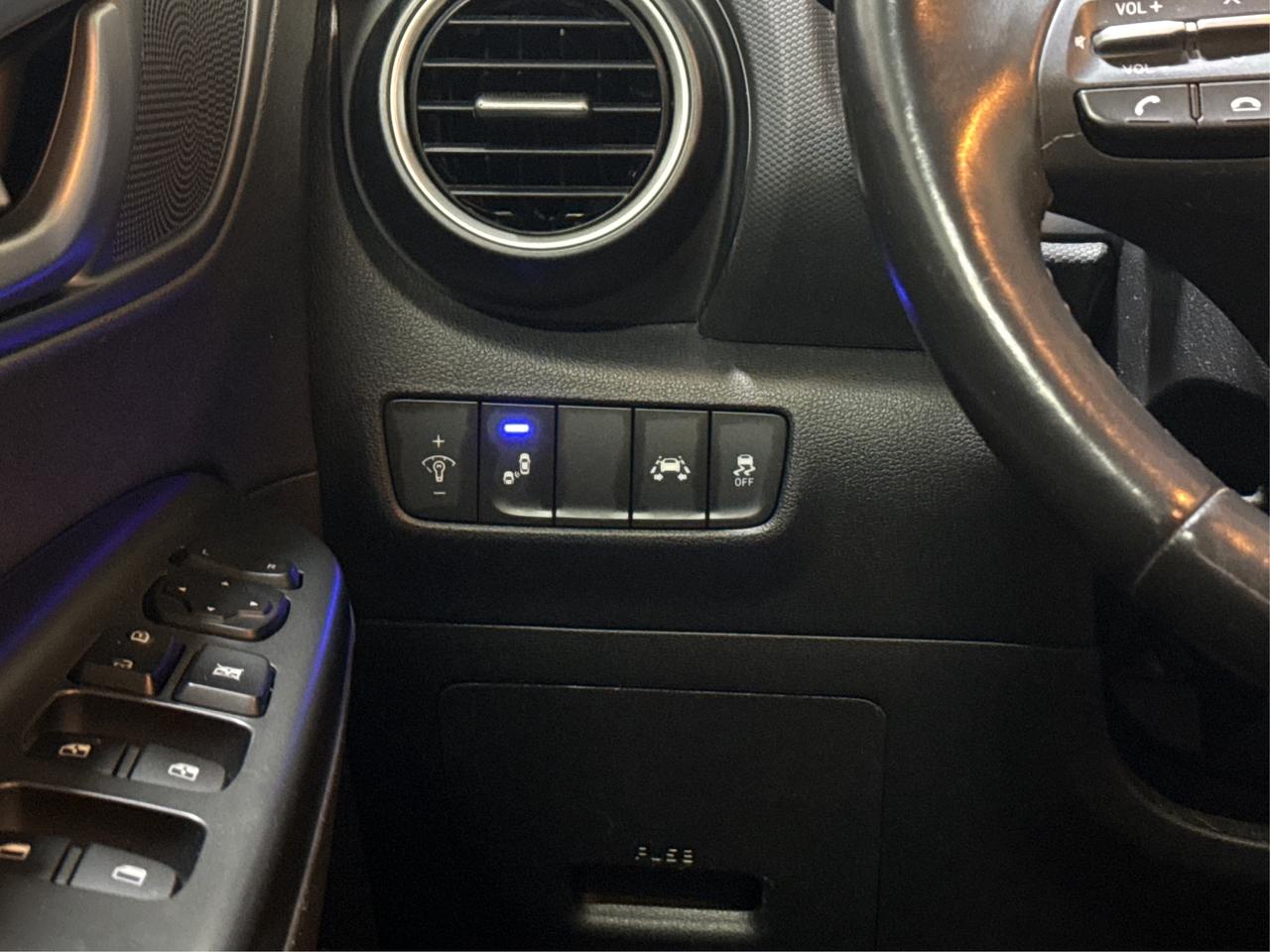 2020 Hyundai KONA Luxury LEATHER SUNROOF MINT WE FINANCE ALL CREDIT! Photo