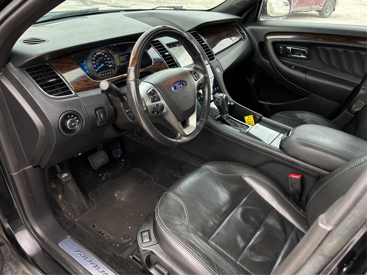 2016 Ford Taurus Limited AWD LEATHER NAV ROOF WE FINANCE ALL CREDIT Photo