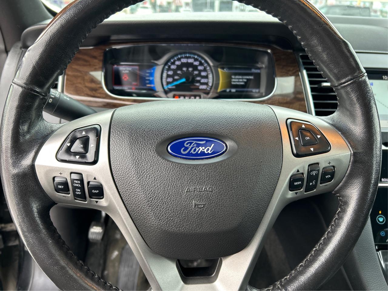 2016 Ford Taurus Limited AWD LEATHER NAV ROOF WE FINANCE ALL CREDIT Photo