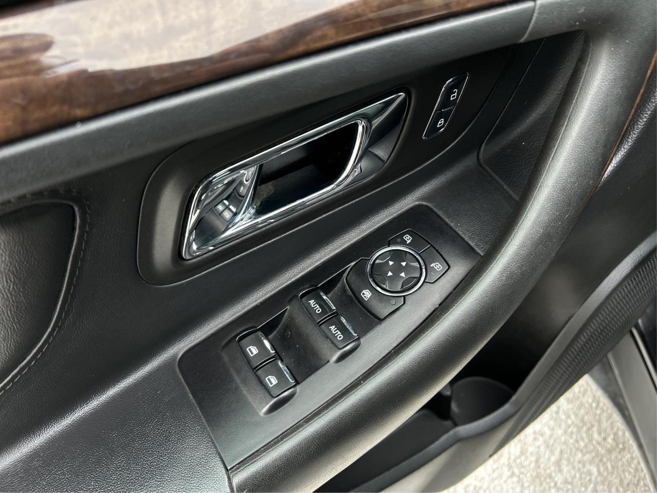 2016 Ford Taurus Limited AWD LEATHER NAV ROOF WE FINANCE ALL CREDIT Photo