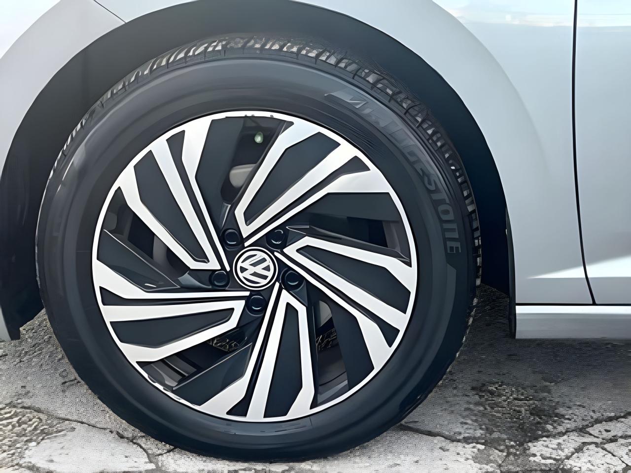 2019 Volkswagen Jetta Execline Auto NAV LEATHER ROOF WE FINANCE ALL CRED Photo